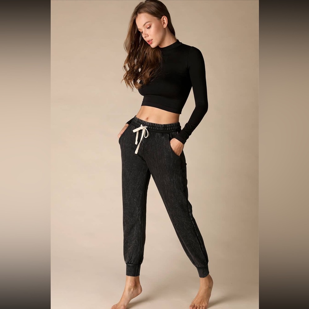 ✨NEW LIST✨ Comfy Stretchy Soft Turtle Neck Crop Top